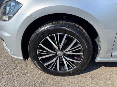 Volkswagen Golf SE TSI 28