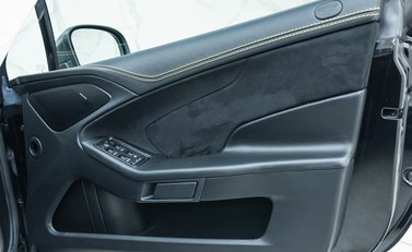 Aston Martin Vanquish S 23