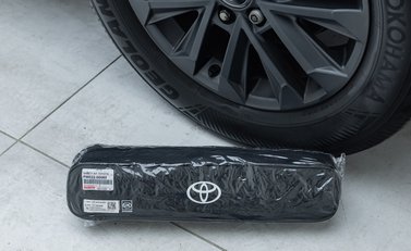 Toyota Land Cruiser Invincible 56