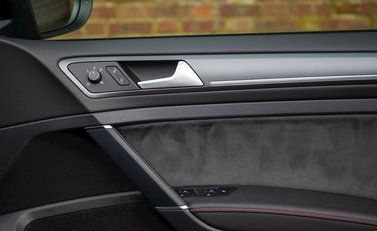 Volkswagen Golf GTI TCR 21