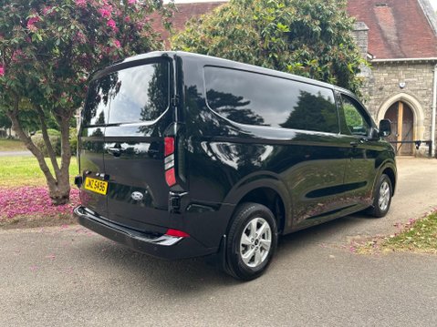 Ford Transit Custom 320 LIMITED L1H1 P/V ECOBOOST 15
