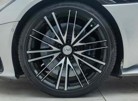 Aston Martin DBS Superleggera 28