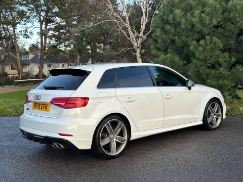 Audi S3 2.0 TFSI Sportback S Tronic quattro Euro 6 (s/s) 5dr 31