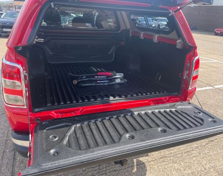 Mitsubishi L200 2.4 L200 Barbarian DI-D Auto 4WD 51