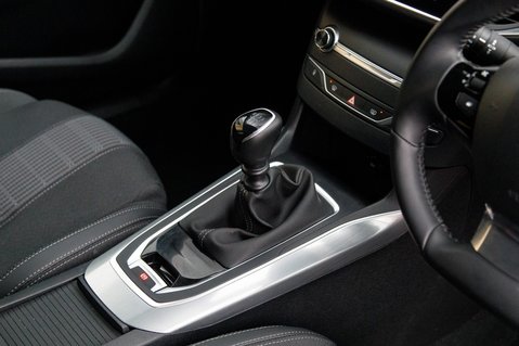 Peugeot 308 PURETECH S/S ALLURE DIGITAL 34