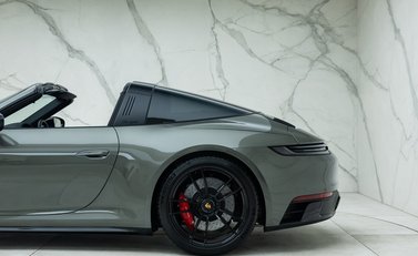 Porsche 911 Targa 4 GTS (992) 36