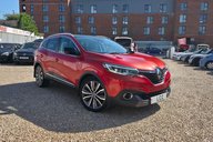 Renault Kadjar SIGNATURE NAV TCE AUTOMATIC..GLASS ROOF..9 SERVICES..1 FORMER KEEPER  1