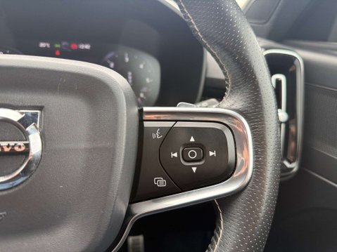 Volvo XC40 2.0 XC40 R-Design D3 Auto 5dr 23
