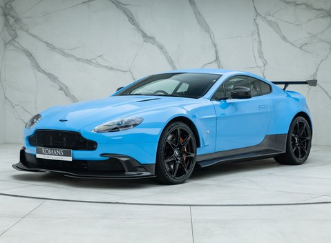 Aston Martin Vantage GT8 1