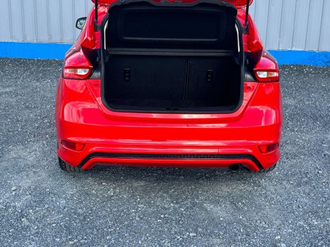 Ford Focus 1.5T EcoBoost Zetec S Red Edition Euro 6 (s/s) 5dr 54