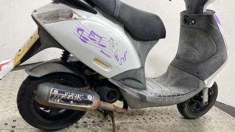 Piaggio Zip 2010 2 STROKE PROJECT SCOOTER SPARES OR REPAIR 50CC 7