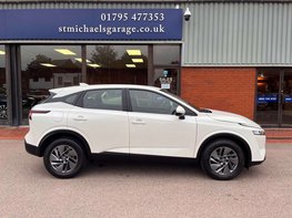 Nissan Qashqai 1.3 Qashqai Acenta Premium DiG-T MHEV CVT 5dr 10