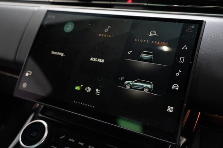 Land Rover Range Rover Sport 3.0 D300 MHEV Dynamic SE SUV 5dr Diesel Auto 4WD Euro 6 (s/s) (300 ps) 17