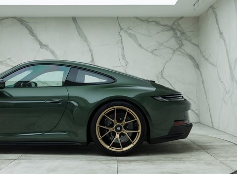 Porsche 911 GT3 TOURING (992) 40