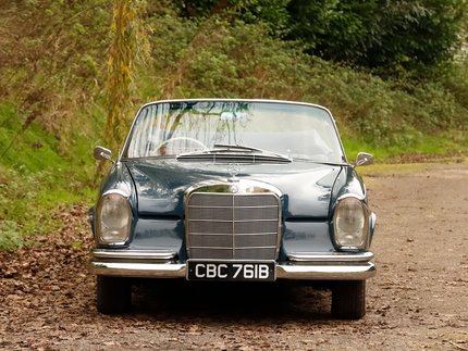 Mercedes-Benz W111 280SE Cabriolet 9