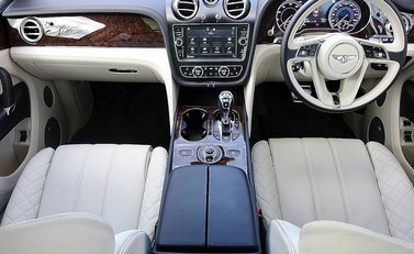 Bentley Bentayga 21