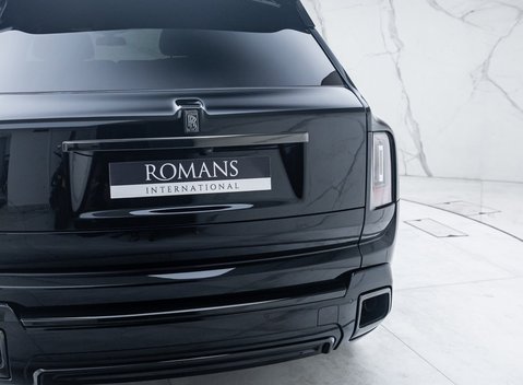 Rolls-Royce Cullinan Series II Black Badge 42