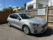 Ford Focus TITANIUM 1.0T EcoBoost 5dr 2