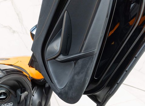 McLaren 720S Spider Peformance 30