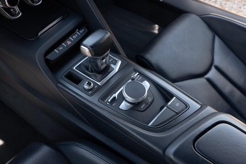 Audi R8 5.2 FSI V10 Plus S Tronic quattro Euro 6 (s/s) 2dr 29