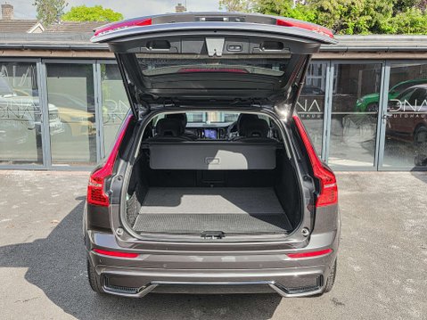 Volvo XC60 2.0 XC60 Ultimate B5 MHEV AWD Auto 4WD 5dr 20