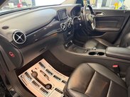 Mercedes-Benz B Class 1.8 B200 CDI SE 7G-DCT Euro 5 (s/s) 5dr 9