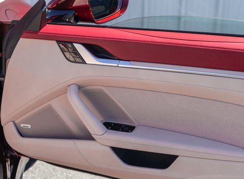 Porsche 911 (992) Targa 4S Heritage Design Edition 25