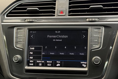Volkswagen Tiguan R-LINE TDI BMT 4MOTION DSG -RARE LEATHER -DYNAUDIO -TOWBAR -APPLE CARPLAY  57
