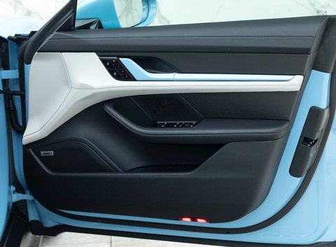 Porsche Taycan 4S 24