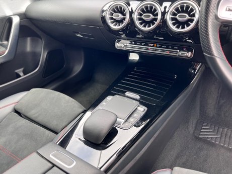 Mercedes-Benz A Class 1.3 A180 AMG Line (Premium 2) 7G-DCT Euro 6 (s/s) 5dr 14