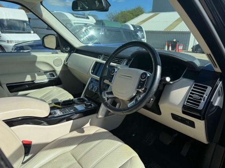 Land Rover Range Rover 3.0 Range Rover Vogue SE TDV6 Auto 4WD 5dr 17