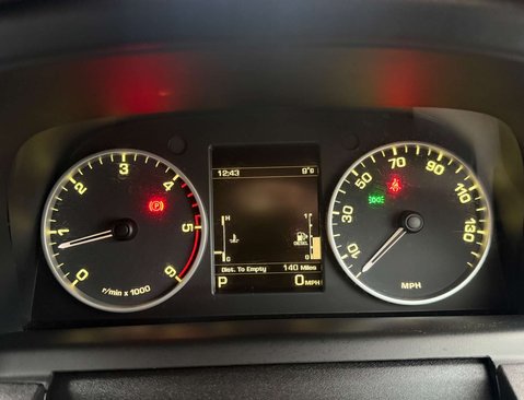 Land Rover Discovery 3.0 Discovery SE SDV6 Auto 4WD 5dr 24