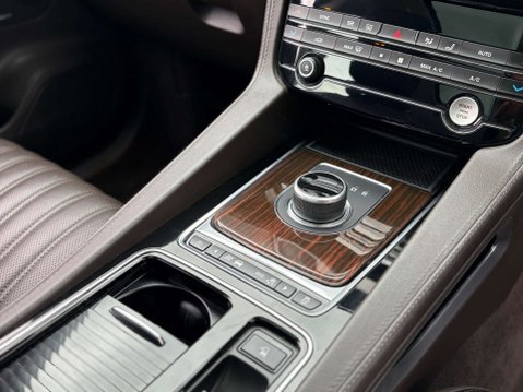 Jaguar F-Pace 2.0 F-PACE Portfolio AWD i Auto 4WD 5dr 50