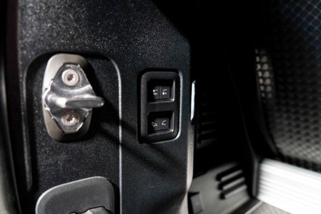 Land Rover Defender 90 V8. NOW SOLD. SIMILAR REQUIRED. PLEASE CALL 01903 254800. 39
