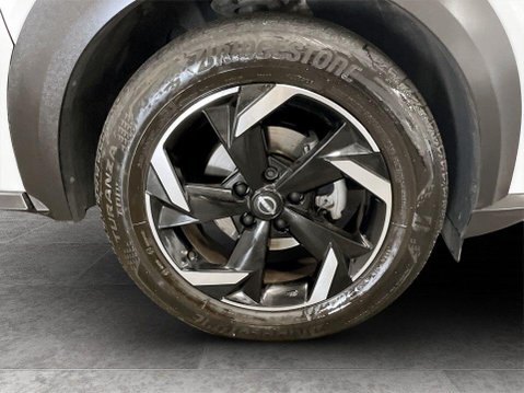 Nissan Juke 1.6 N-Connecta SUV 5dr Petrol Hybrid Auto Euro 6 (143 ps) Alloys - Air Con 10