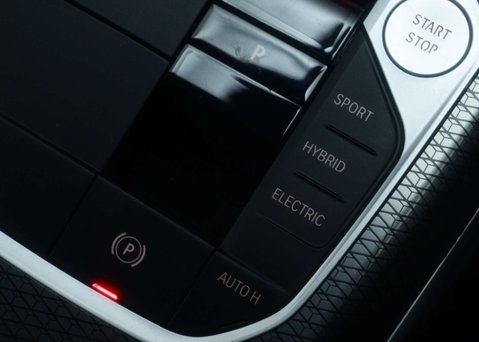 BMW 3 Series 2.0 330E M Sport Auto 4dr 34