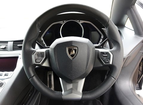 Lamborghini Aventador LP 700-4 19