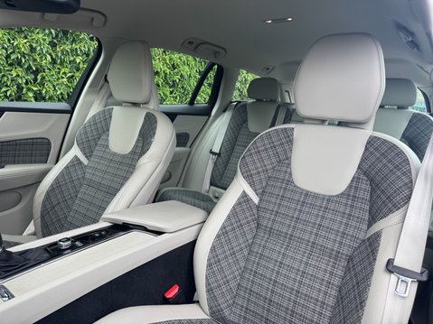 Volvo V60 2.0 T5 Momentum Plus Estate 5dr Petrol Auto Euro 6 (s/s) (250 ps) 8