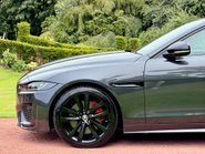 Jaguar XE R-DYNAMIC HSE BLACK 9