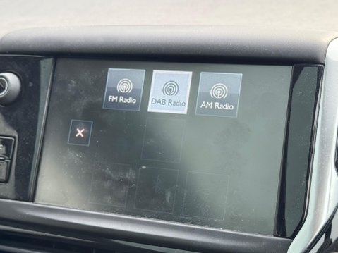 Peugeot 208 1.2 VTi PureTech Style Euro 5 3dr 13