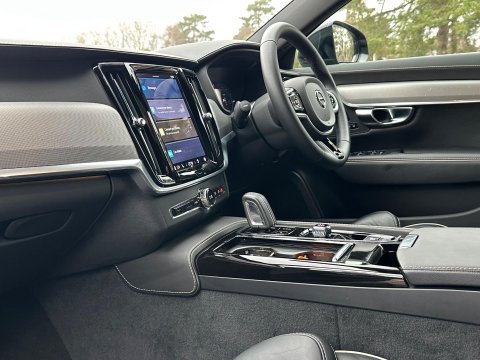 Volvo V90 2.0h T6 Recharge 11.6kWh R-Design Auto AWD Euro 6 (s/s) 5dr 28