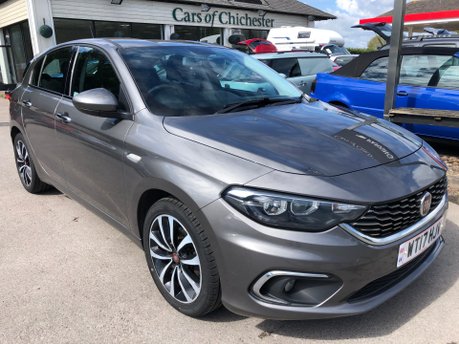 Fiat Tipo LOUNGE 1.4 petrol manual 5 door hatchback 43,000 miles, Good specification 5
