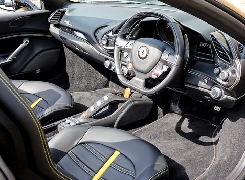 Ferrari 488 Spider 18