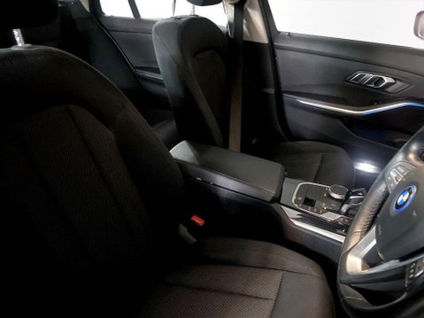 BMW 3 Series 2.0 330e 12kWh SE Pro Touring 5dr Petrol Plug-in Hybrid Auto xDrive Euro 6 11