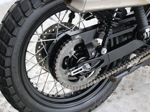 Triumph Scrambler BONNEVILLE SCRAMBLER 865 26