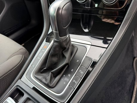 Volkswagen Golf 2.0 TDI BlueMotion Tech GT DSG Euro 5 (s/s) 5dr 19