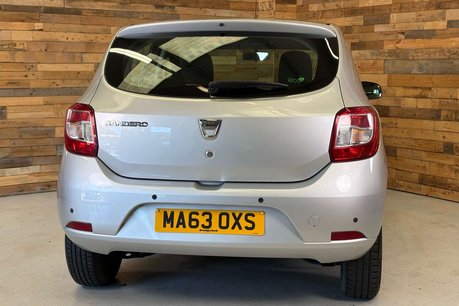 Dacia Sandero 1.5 dCi Laureate Hatchback 5dr Diesel Manual Euro 5 (90 ps) 86