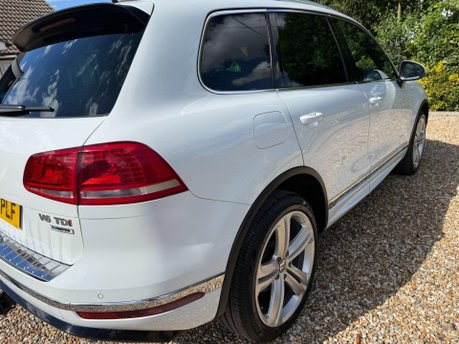 Volkswagen Touareg 3.0 TDI V6 BlueMotion Tech R-Line Plus SUV 5dr Diesel Tiptronic 4WD Euro 6 10