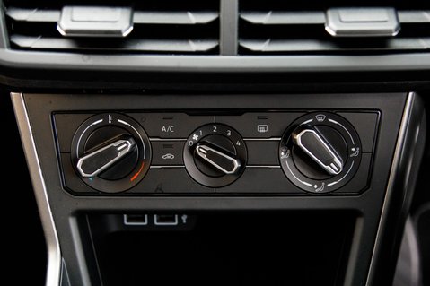 Volkswagen Polo SE EVO 27