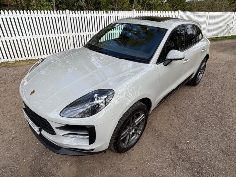 Porsche Macan PDK 23